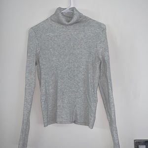 A new day gray ribbed turtleneck- size M